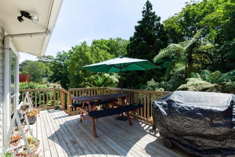 Photo of property in 9 Beaumont Crescent, Frankleigh Park, New Plymouth, 4310