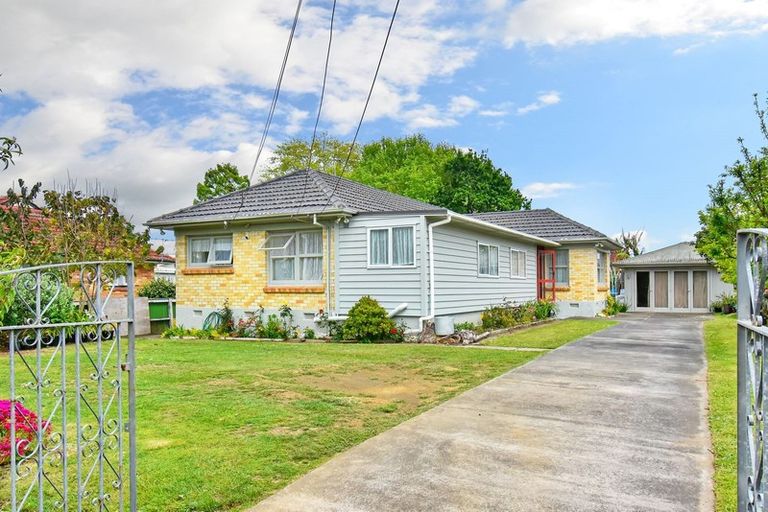 Photo of property in 15 Laurie Avenue, Papakura, 2110
