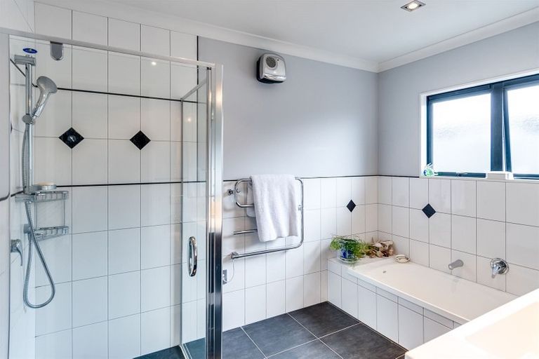 Photo of property in 9 Pacific Avenue, Poraiti, Napier, 4112