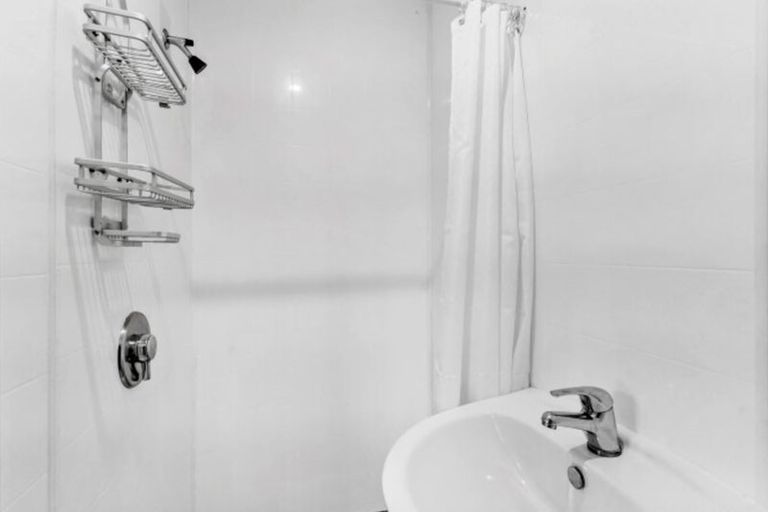 Photo of property in 34 Richmond Avenue, Karori, Wellington, 6012