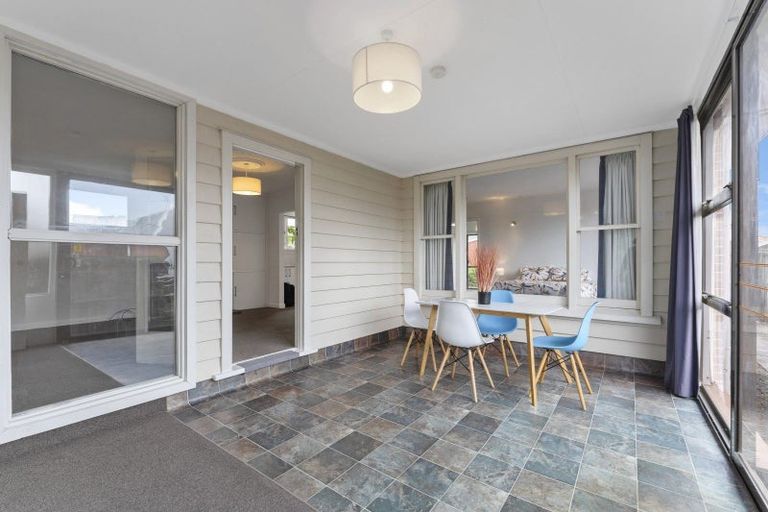 Photo of property in 99 Avonhead Road, Avonhead, Christchurch, 8042