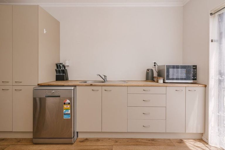 Photo of property in 2 Carey Street, Longburn, Palmerston North, 4412