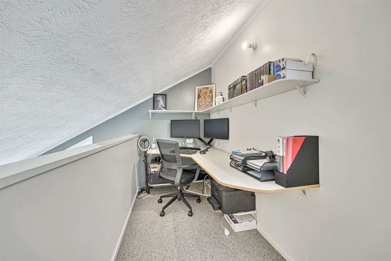 Photo of property in 38 Eugenia Rise, Totara Heights, Auckland, 2105