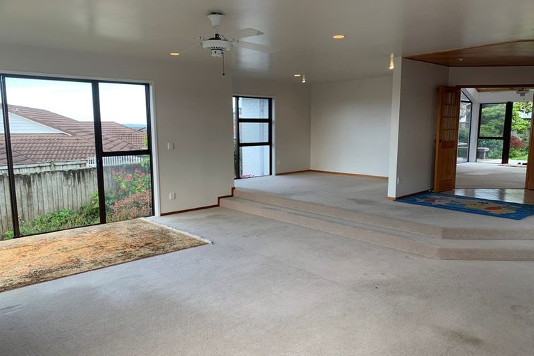 Photo of property in 10 Dorrington Place, Eastern Beach, Auckland, 2012