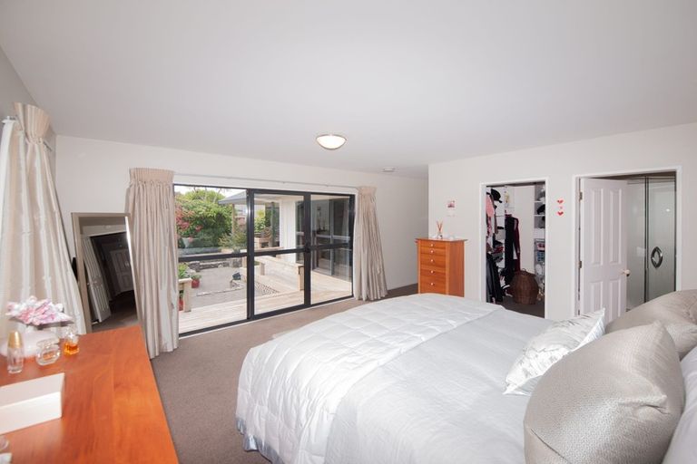 Photo of property in 2 Furlong Crescent, Churton Park, Wellington, 6037