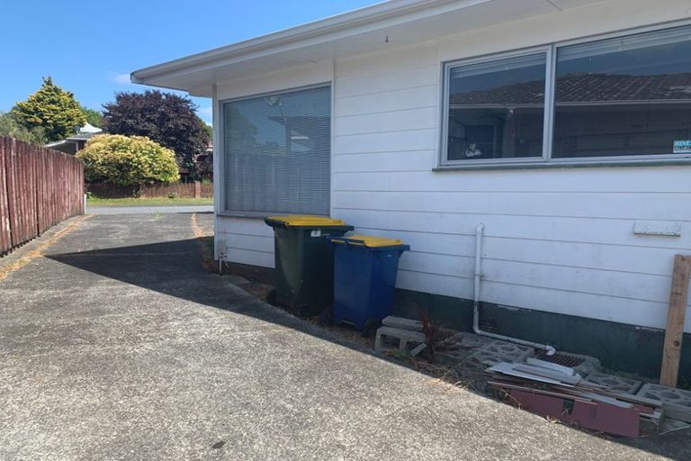Photo of property in 22 Finlow Drive, Te Atatu South, Auckland, 0610