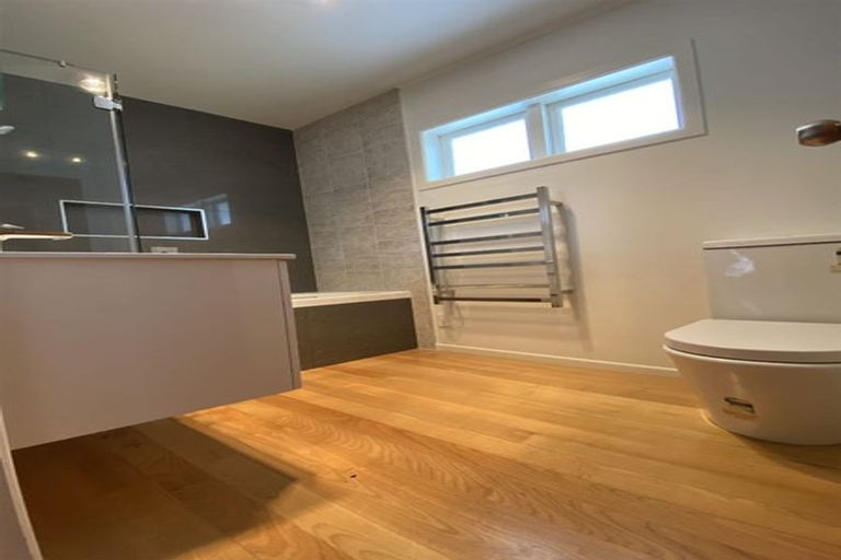 Photo of property in 7 Cornwall Street, Te Atatu South, Auckland, 0610