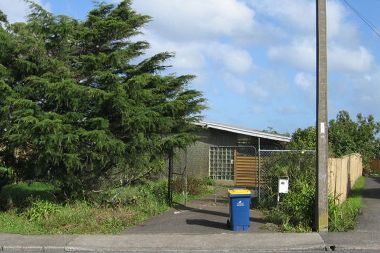 Photo of property in 49 Royal Road, Massey, Auckland, 0614