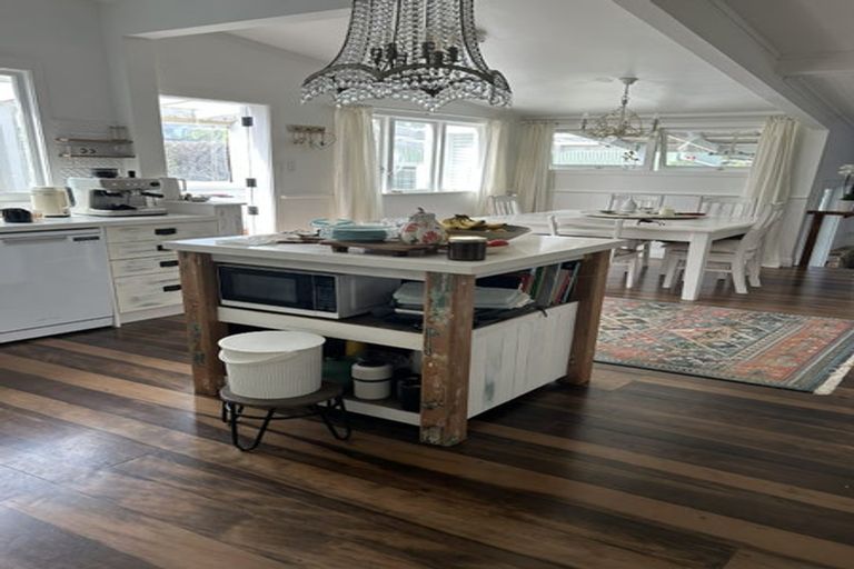 Photo of property in 47 Roland Road, Greenhithe, Auckland, 0632