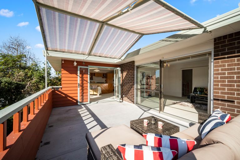 Photo of property in 42 Stapleford Crescent, Browns Bay, Auckland, 0630