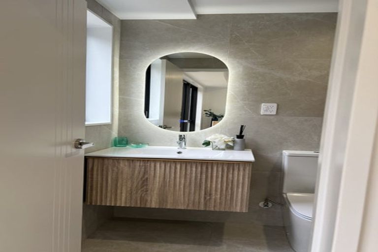 Photo of property in 8e Howe Street, Howick, Auckland, 2014