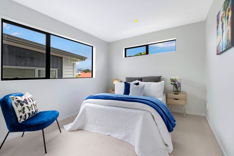 Photo of property in 4035f Great North Road, Glen Eden, Auckland, 0602