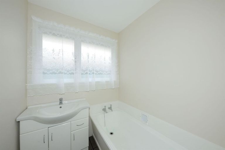 Photo of property in 2/345 Breezes Road, Aranui, Christchurch, 8061