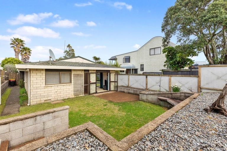 Photo of property in 124a Karewa Parade, Papamoa Beach, Papamoa, 3118