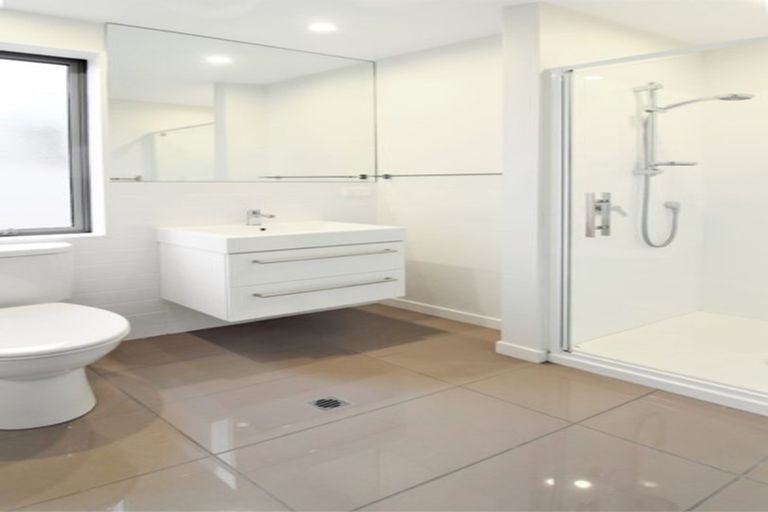 Photo of property in 2 Stone Street, Miramar, Wellington, 6022