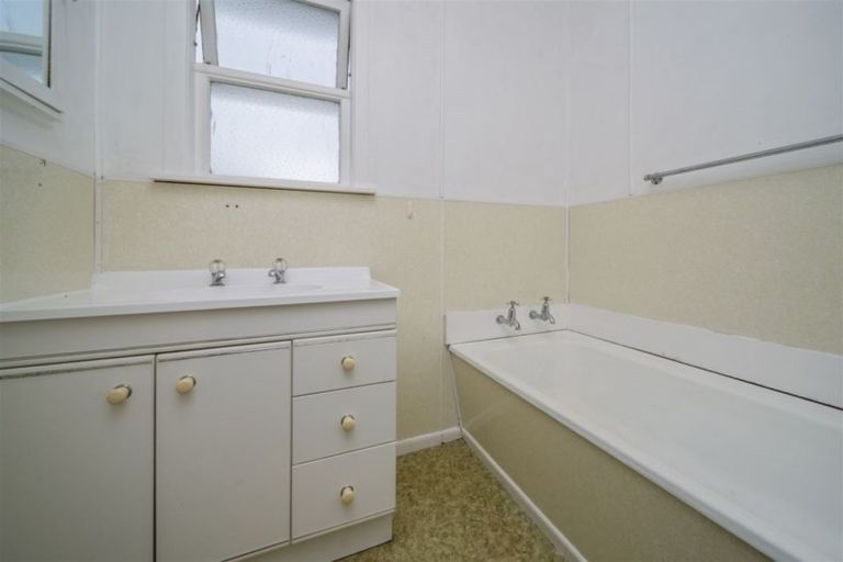 Photo of property in 5 Murray Avenue, Hawera, 4610