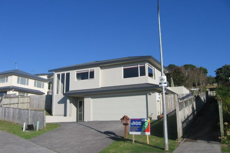 Photo of property in 2/12 Mossop Rise, Glenfield, Auckland, 0629