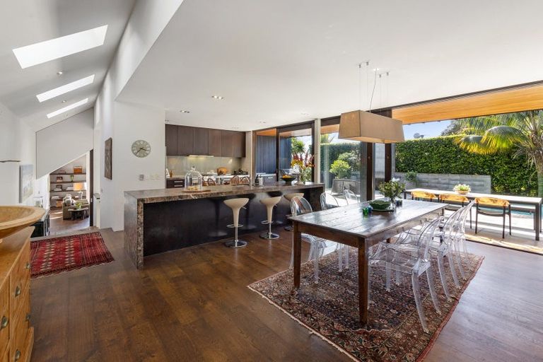 Photo of property in 9 Bongard Road, Mission Bay, Auckland, 1071