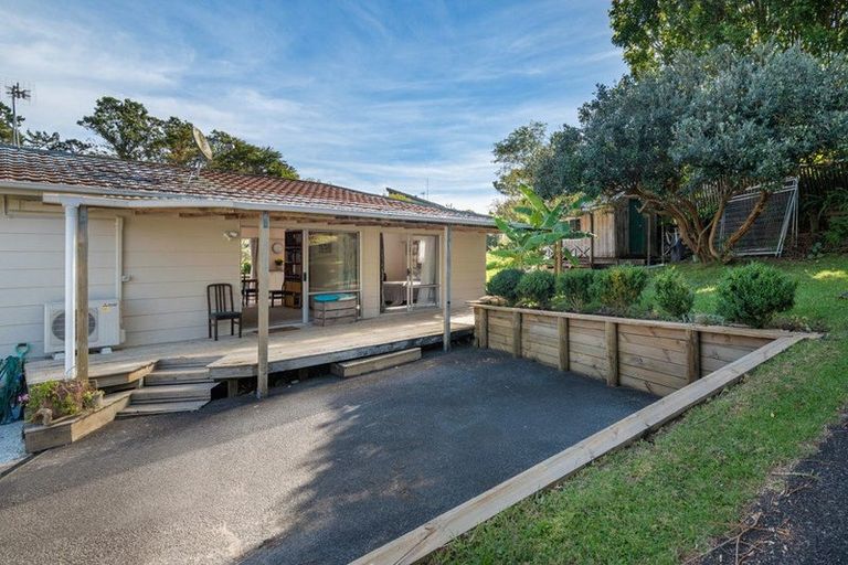 Photo of property in 2/31 Sispara Place, Beach Haven, Auckland, 0626