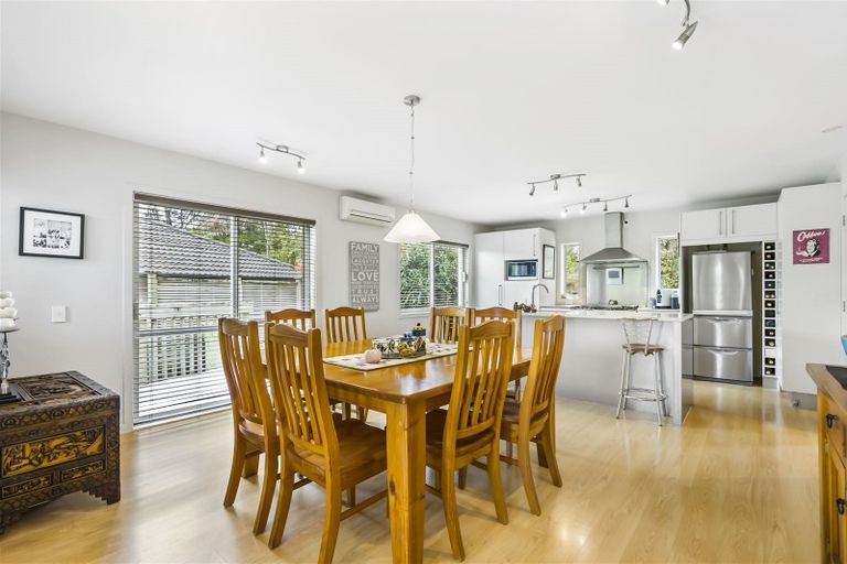 Photo of property in 10 Treetops Way, Bayview, Auckland, 0629