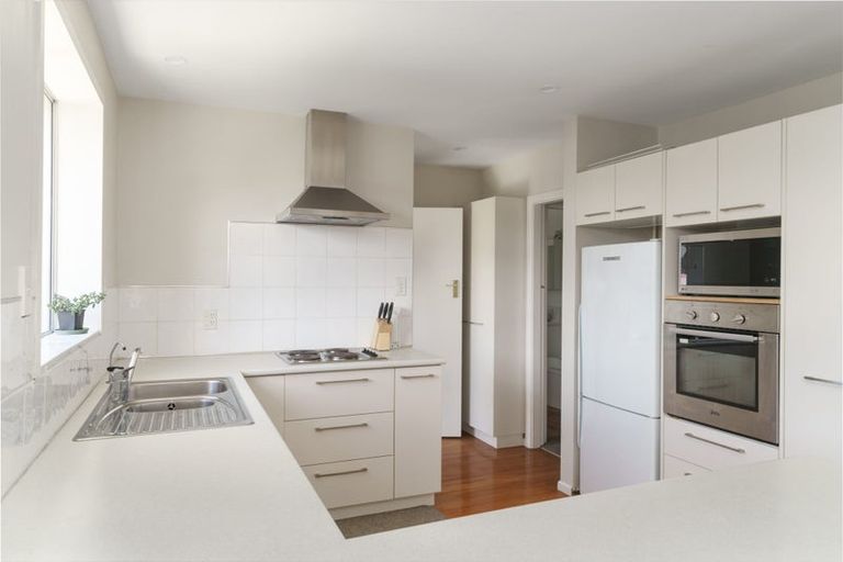 Photo of property in 30 Greendale Avenue, Avonhead, Christchurch, 8042