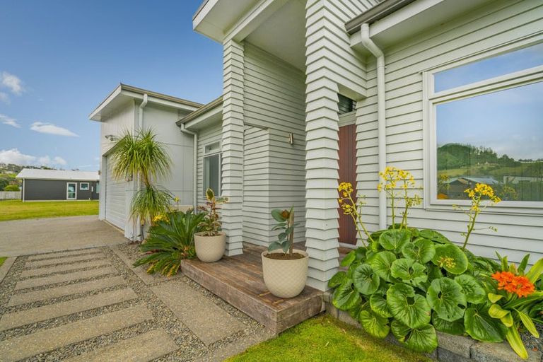 Photo of property in 4 Hawk Hill Crescent, Cooks Beach, Whitianga, 3591