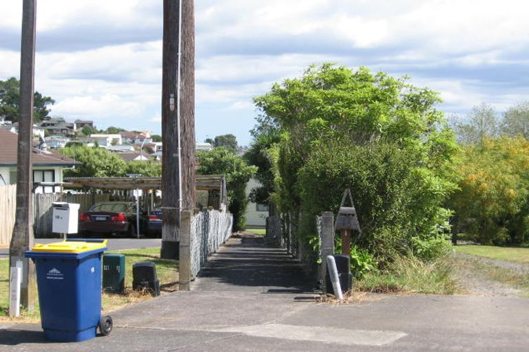 Photo of property in 18 Cabello Place, Unsworth Heights, Auckland, 0632