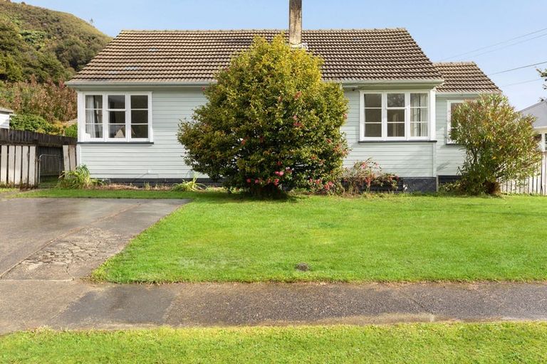 Photo of property in 26 Prouse Crescent, Naenae, Lower Hutt, 5011