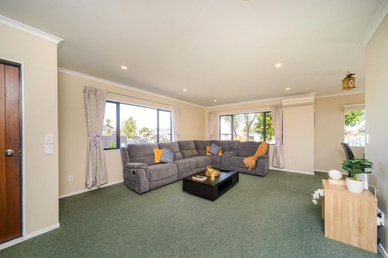 Photo of property in 37 Dahlstrom Grove, Kelvin Grove, Palmerston North, 4414