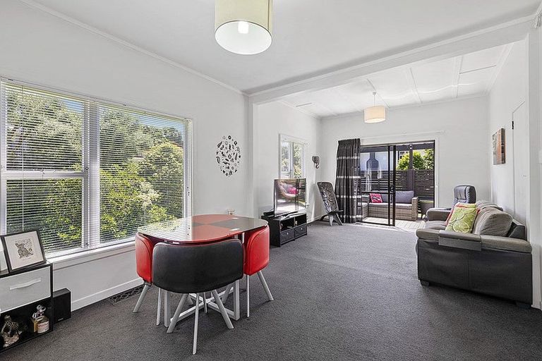 Photo of property in 72 Cutfield Road, New Plymouth, 4310