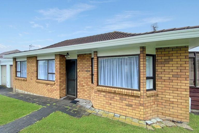 Photo of property in 2/116 Titirangi Road, New Lynn, Auckland, 0600