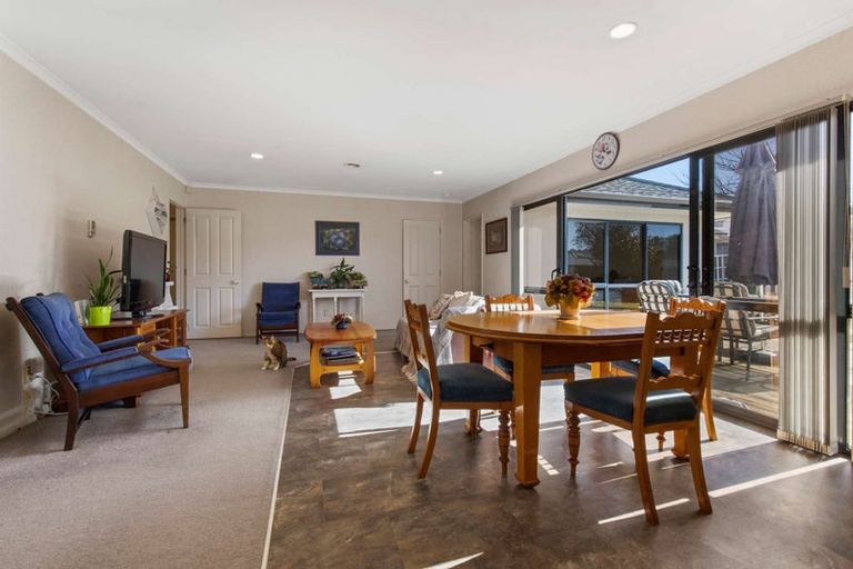 Photo of property in 5 Hoyte Place, Pukehangi, Rotorua, 3015