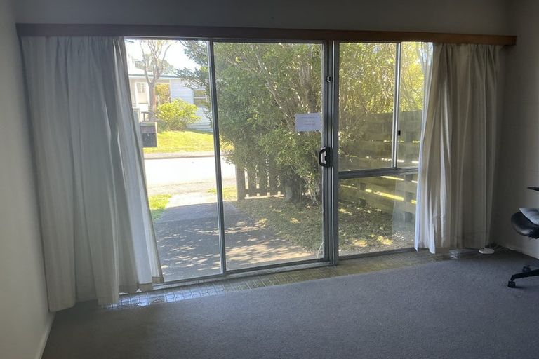 Photo of property in 44-46 Baylands Drive, Newlands, Wellington, 6037