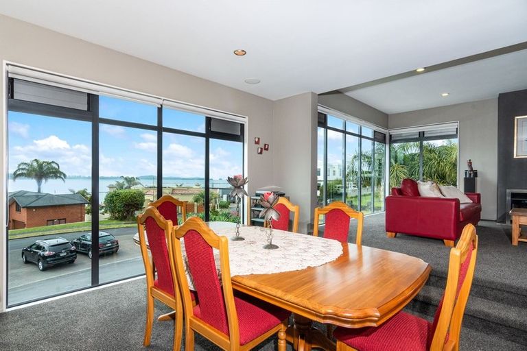 Photo of property in 26 Courtneys, West Harbour, Auckland, 0618