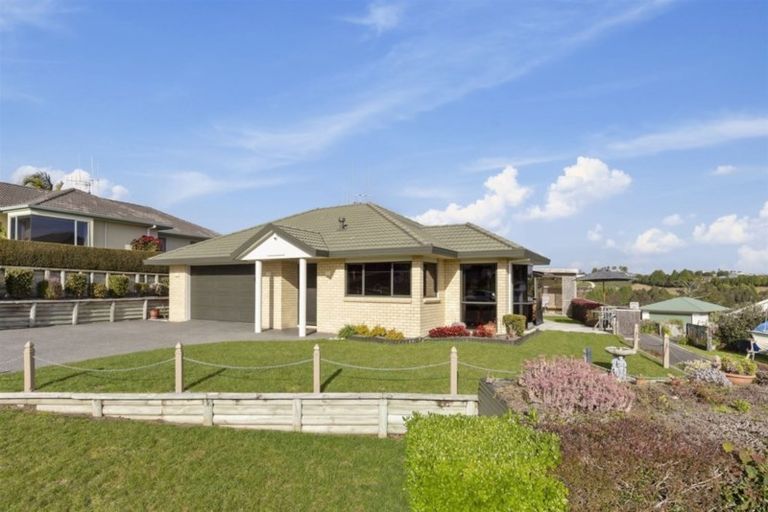 Photo of property in 60 Oteki Park Drive, Welcome Bay, Tauranga, 3112