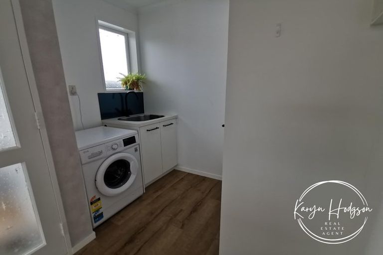 Photo of property in 9 Whaka Street, Maungaturoto, 0520