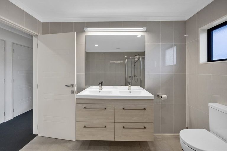 Photo of property in 14 Larlin Drive, Hawera, 4675