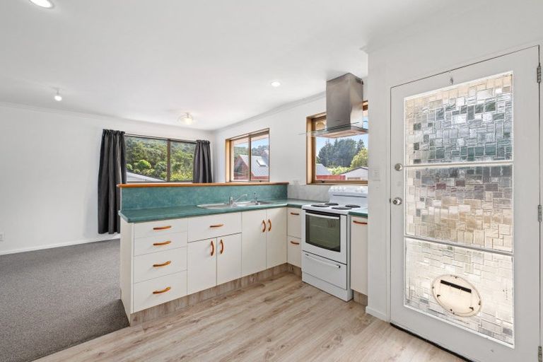 Photo of property in 2-1a Leicester Street, Picton, 7220