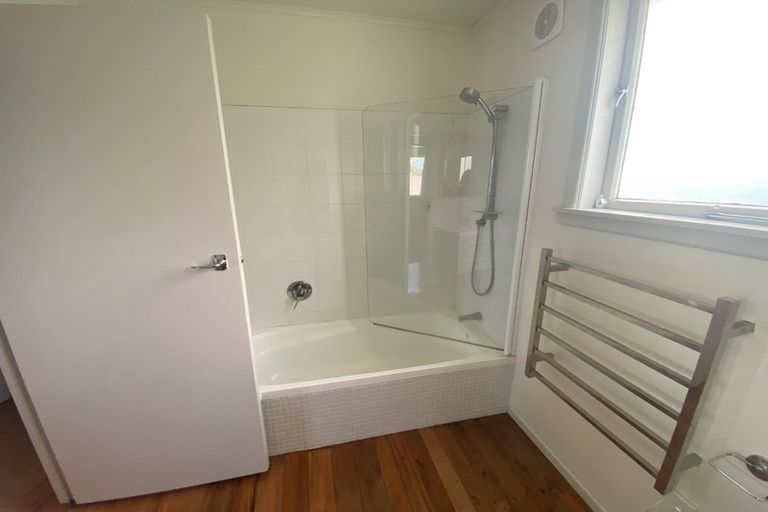 Photo of property in 1/14 Roberts Road, Te Atatu South, Auckland, 0610