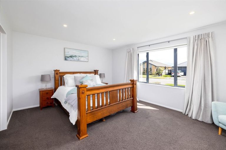 Photo of property in 20 Dunlops Crescent, Marshland, Christchurch, 8083