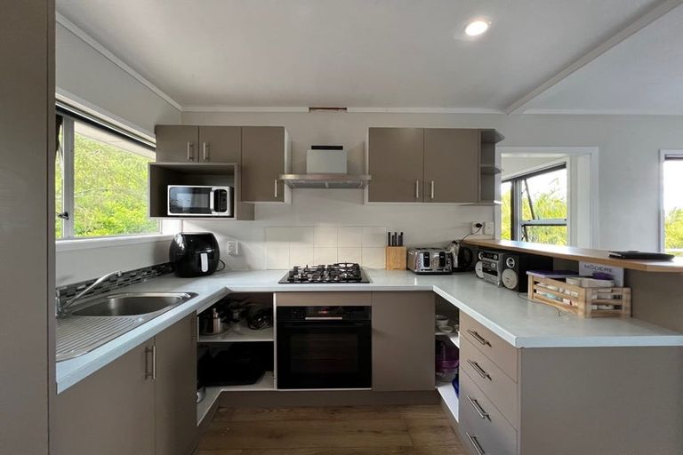 Photo of property in 2/18 Simon Ellice Drive, Bayview, Auckland, 0629