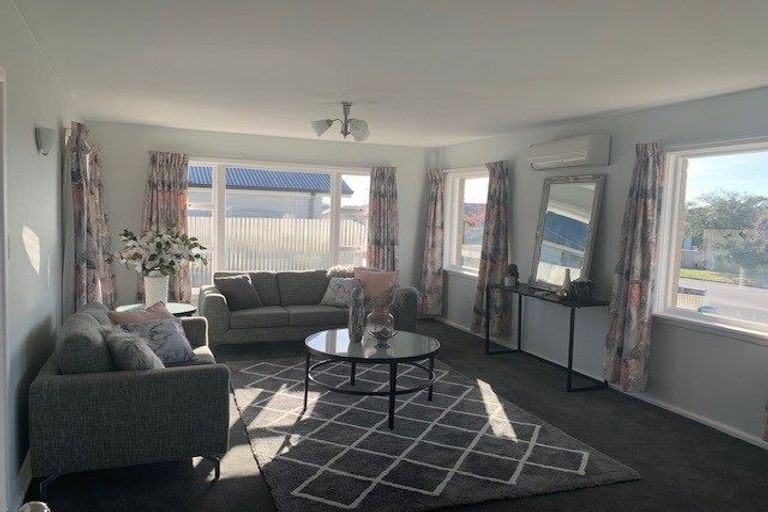 Photo of property in 74 Bickerton Street, Wainoni, Christchurch, 8061