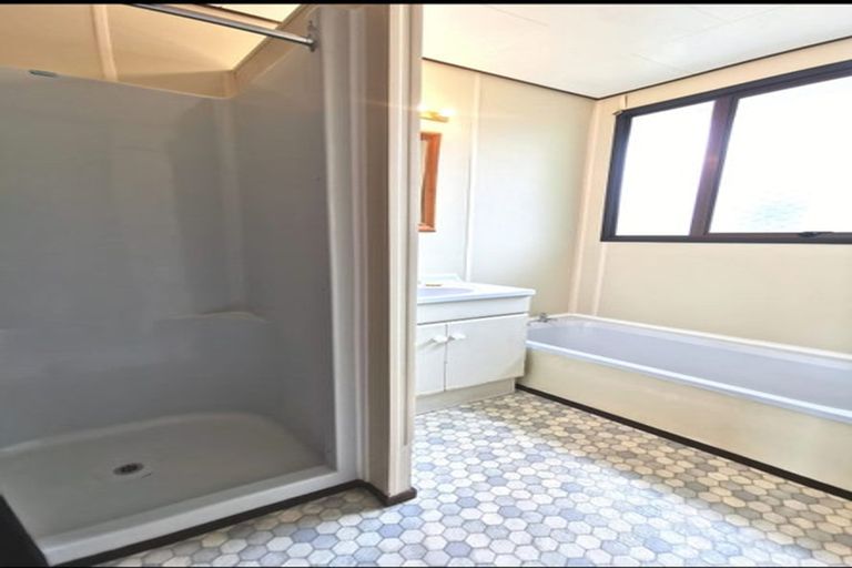 Photo of property in 1/79a Colwill Road, Massey, Auckland, 0614