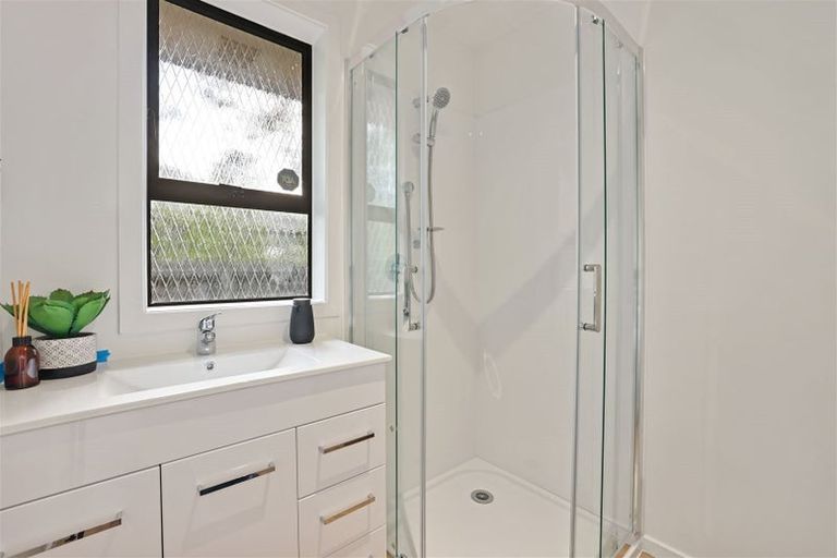 Photo of property in 16 Manor Place, Bryndwr, Christchurch, 8053