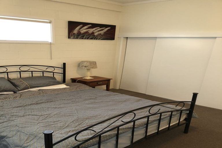 Photo of property in 45 Ravenwood Drive, Forrest Hill, Auckland, 0620