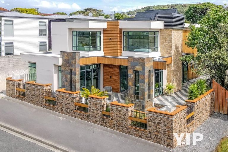 Photo of property in 90a Khandallah Road, Khandallah, Wellington, 6035