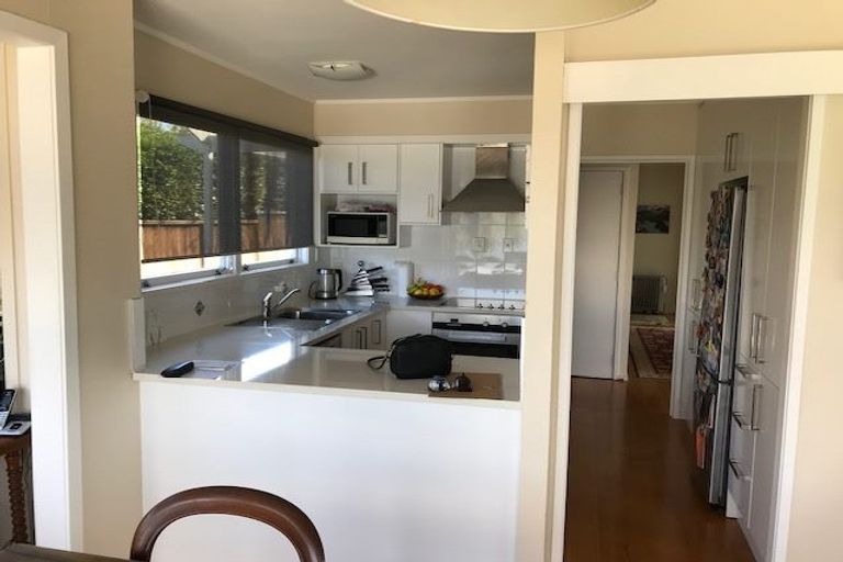 Photo of property in 1/15a Stanley Point Road, Stanley Point, Auckland, 0624