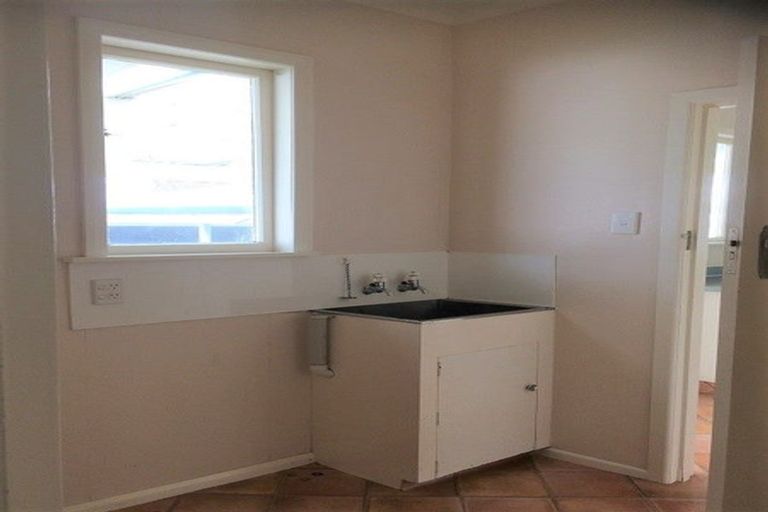 Photo of property in 35 Winchester Street, Levin, 5510