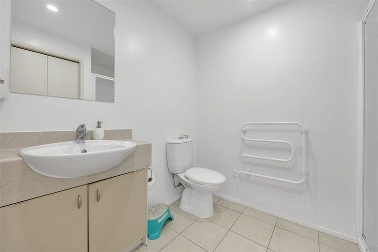 Photo of property in 1/28 Oneroa Road, East Tamaki, Auckland, 2013