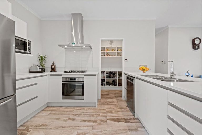 Photo of property in 1 Malbec Place, Huapai, Kumeu, 0810